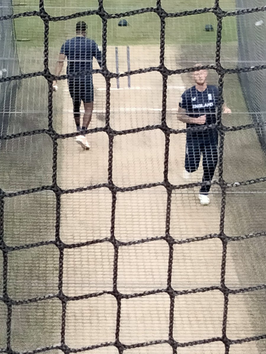 thevicxster's tweet photo. @BackOnYourTL @gregjames Dry in the nets ! https://t.co/EdNmhI1BI1