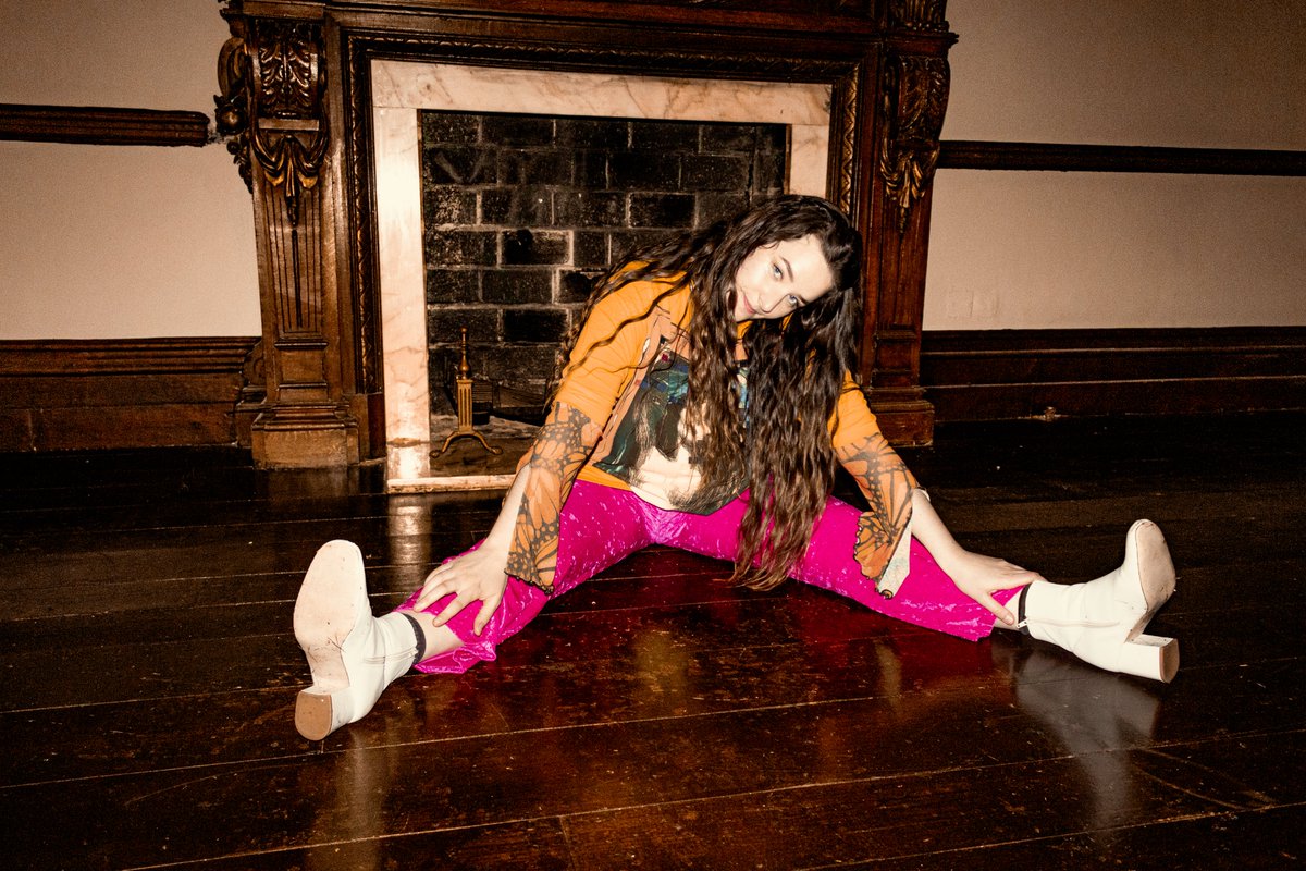 Mia Wray tweet media