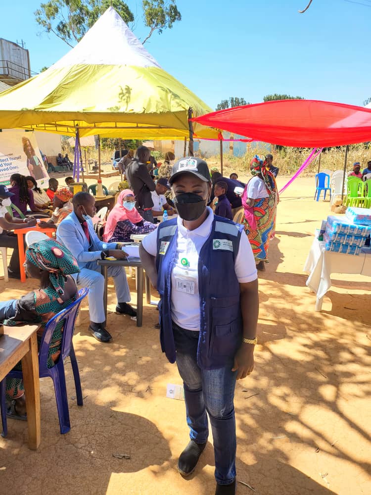 TheWaaph's tweet photo. 👏
MT @HPDgov
The Participants of #SEC44, NIPSS Kuru conducted a #FreeMedicalOutreach in its host community of Kuru District. The SEC in partnership w/@WHONigeria, @UNICEF_Nigeria @BANigeria & the Jos South LGC Health Dept. ran medical exams on children...https://t.co/xbsMG9BsAG
