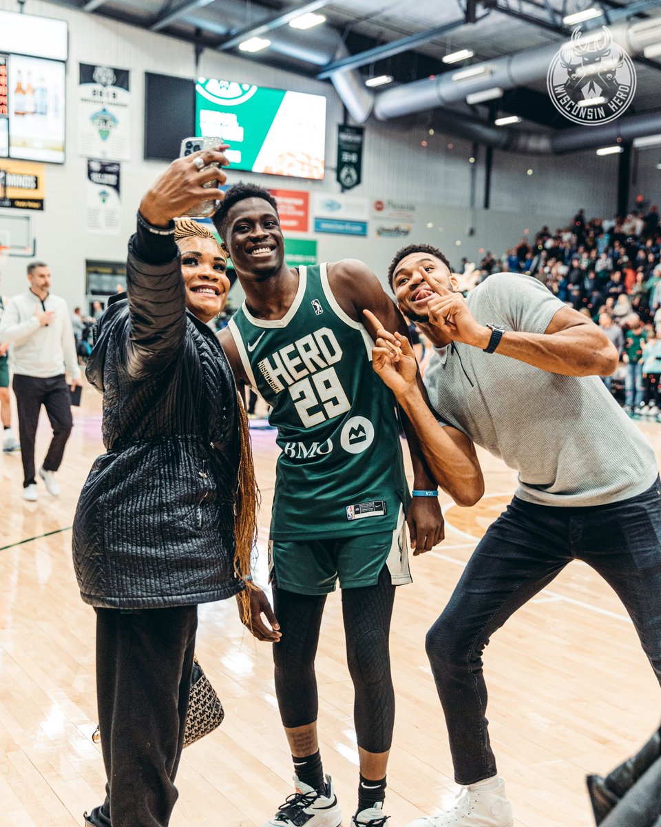 Family things 💚
