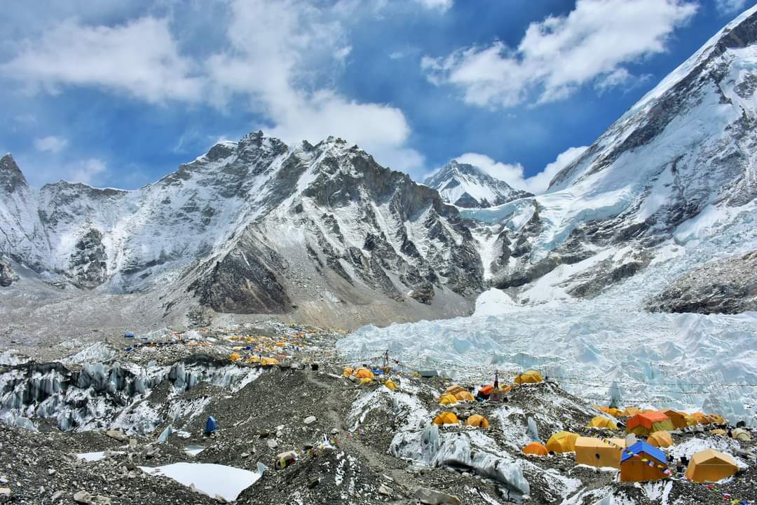 letsviewnepal's tweet photo. ‼️ BOOKINGS OPEN ‼️  ‼️ BOOKINGS OPEN ‼️  ‼️ BOOKINGS OPEN ‼️  
🟩 Everest Base Camp  Trek &amp; Heli  - 10 Days 🟩
🟥Trip Info Lets View Nepal
✅No.of Days:10 Days 
🌐: https://t.co/jXiUjAP0gw  
📩: letsviewnepal20@gmail.com
📞: +977 9851055694/9802055694 (WhatsApp/Viber) https://t.co/5PCMMPHWhL