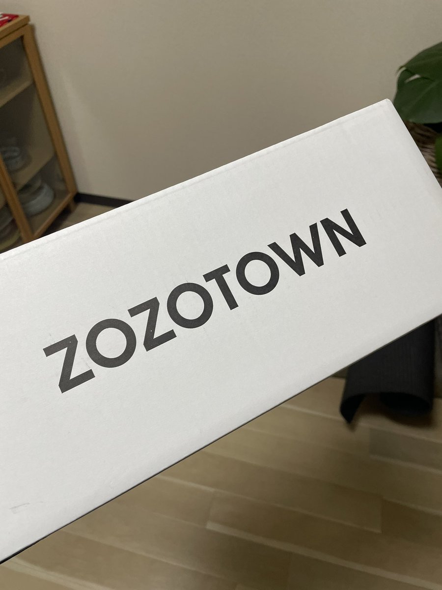 HaL6183's tweet photo. 白い箱で届いた！
10万pt当たれ！！

#ZOZOTOWNWEEK箱CP https://t.co/iUVWRjDSro