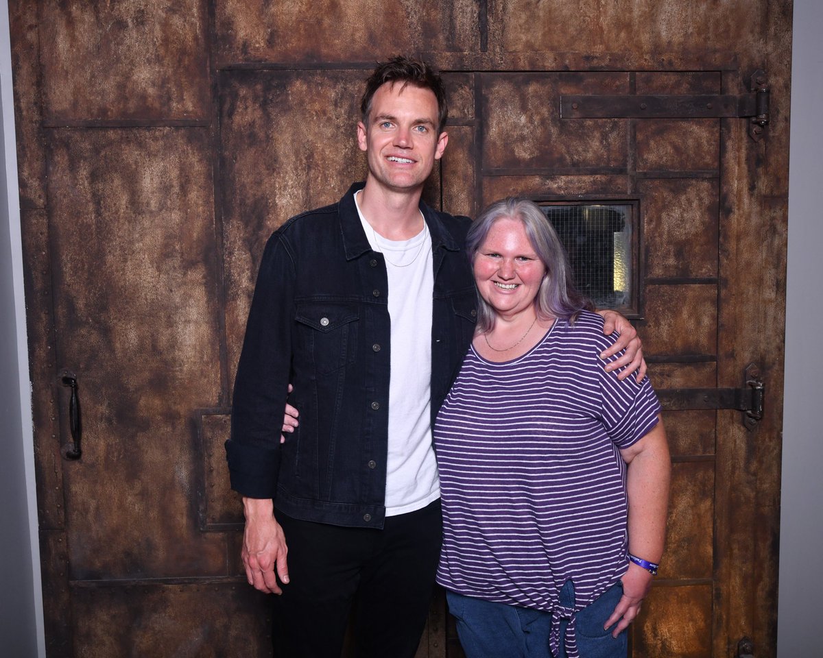 MellyMel425's tweet photo. Love Chris Keller. 😉 Thanks for being you @TylerHilton!  You rock!  Much love! ❤️ https://t.co/Ba7HCkheRd