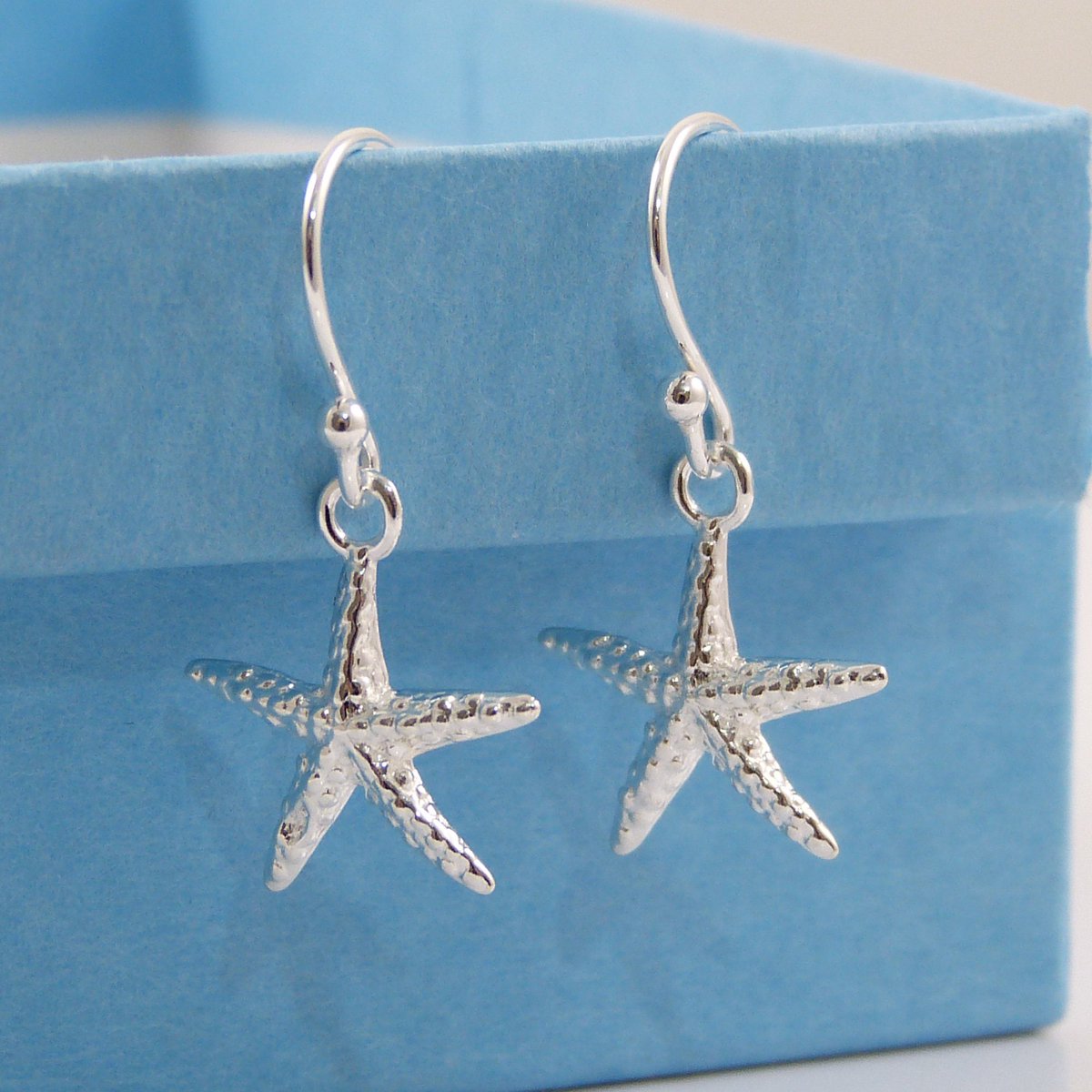 TheStrandline's tweet photo. Sterling Silver Earrings, Starfish Earrings, Charm Earrings, Nature Earrings, Everyday Earrings, Starfish Drop Earrings https://t.co/c9SCJkNyUG #UKGiftAM #HandmadeHour #UKGiftHour #thestrandline #EarlyBiz #northumberland #supportsmallbusiness #SilverStarfish https://t.co/QqS0ZPhz3u
