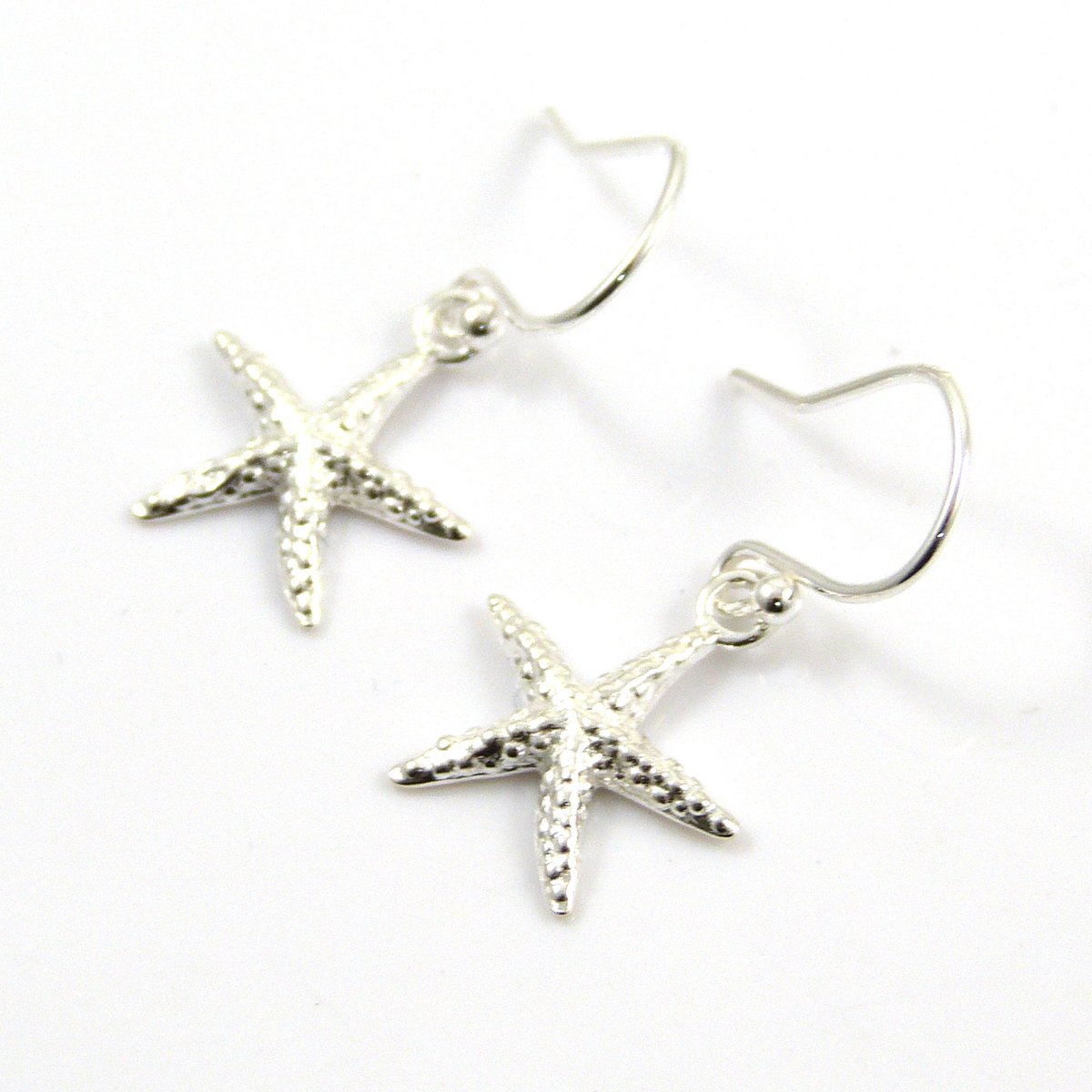 TheStrandline's tweet photo. Sterling Silver Earrings, Starfish Earrings, Charm Earrings, Nature Earrings, Everyday Earrings, Starfish Drop Earrings https://t.co/c9SCJkNyUG #UKGiftAM #HandmadeHour #UKGiftHour #thestrandline #EarlyBiz #northumberland #supportsmallbusiness #SilverStarfish https://t.co/QqS0ZPhz3u