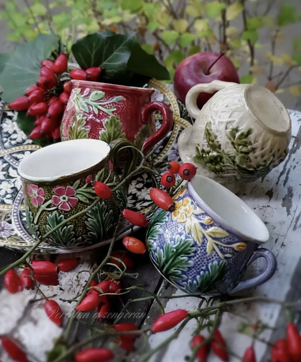 Mutlu sağlıklı bi pazar için 

#günaydın 

…☕️