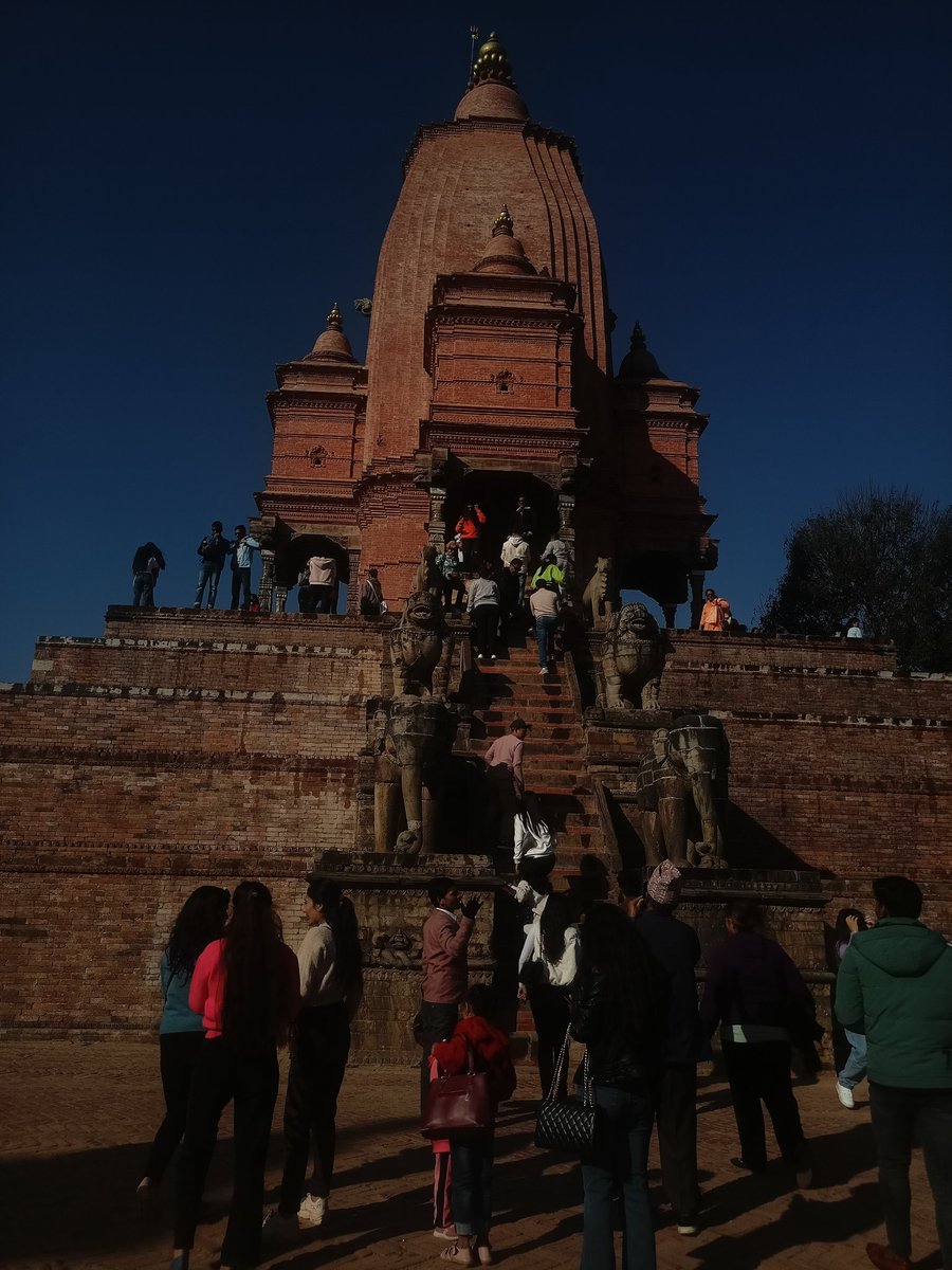 27Nikzz's tweet photo. LOVE "is habit, though u know its not permanent "🍁
#bhaktapur 
#12Nov2023 
#historicalplace 
#🇳🇵 https://t.co/Qyx5FHI62x