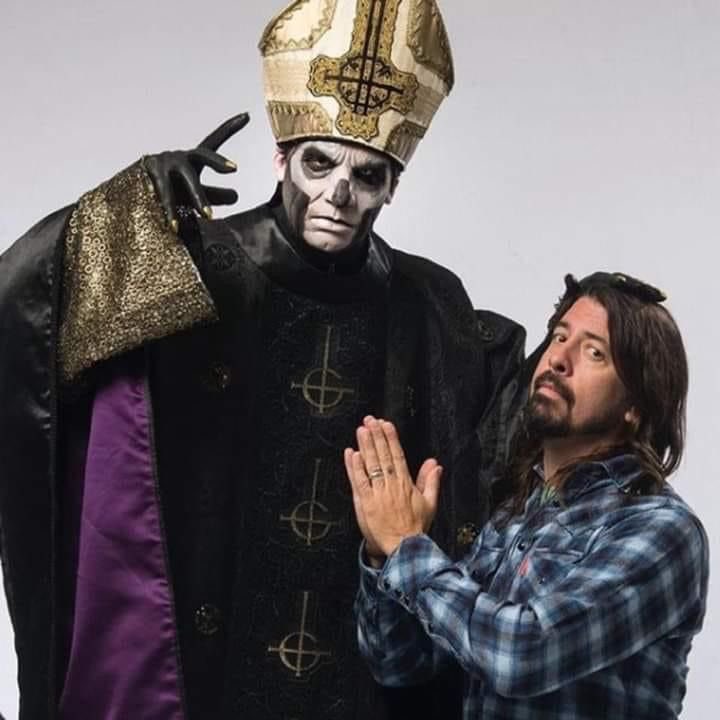 S1natical's tweet image. These photos are so funny to me because like, what is Dave doing here??