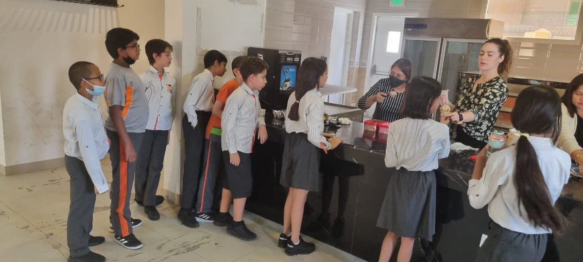 MsRebecca07's tweet photo. Year 5 had the coolest afternoon on Thursday being surprised with an Ice Cream Treat! This was well deserved after winning the Bug club reading competition overall during Term 1 and for 5 weeks running! 🍦📚#readingcompetition #superstarreaders #endoftermtreat https://t.co/FIYOqhe1Pg