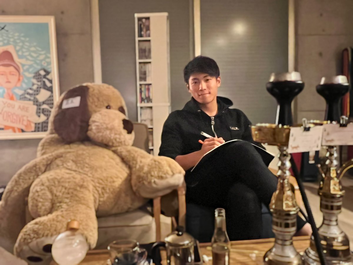 実は大のシーシャ好き…。
InstagramではシーシャLIVE配信やってるから覗きに来てねん😚😚
👇
instagram.com/chinkou_