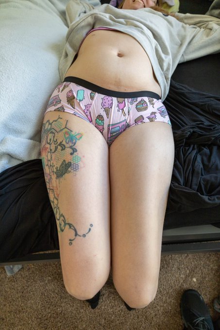 I feel like a natural woman lol. I should probably shave. #onlyfans #explorepage #hot #sexy #tattoos<a href="/tag/curvy"class="tags"><span>#curvy</span></a><a href="/tag/body"class="tags"><span>#body</span></a><a href="/tag/sexy"class="tags"><span>#sexy</span></a><a href="/tag/hot"class="tags"><span>#hot</span></a><a href="/tag/linkinbio"class="tags"><span>#linkinbio</span></a><a href="/tag/tattoos"class="tags"><span>#tattoos</span></a><a href="/tag/girlswithtattoos"class="tags"><span>#girlswithtattoos</span></a>