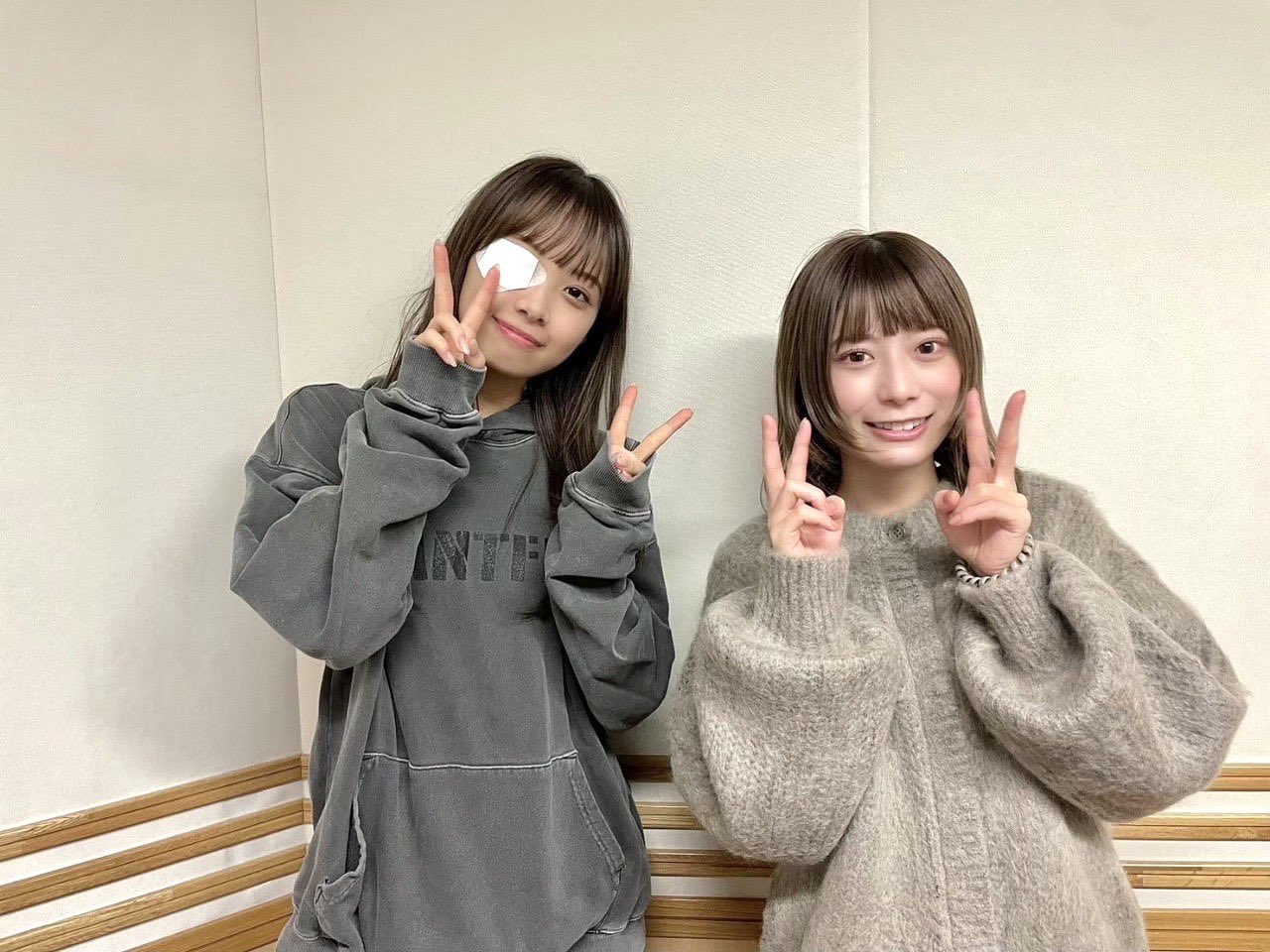 日向坂46 アクリルブロック 濱岸ひより　サイン入り　⑳ IDOL AND READ 029【表紙：濱岸ひより（日向坂46）】 : IDOL AND