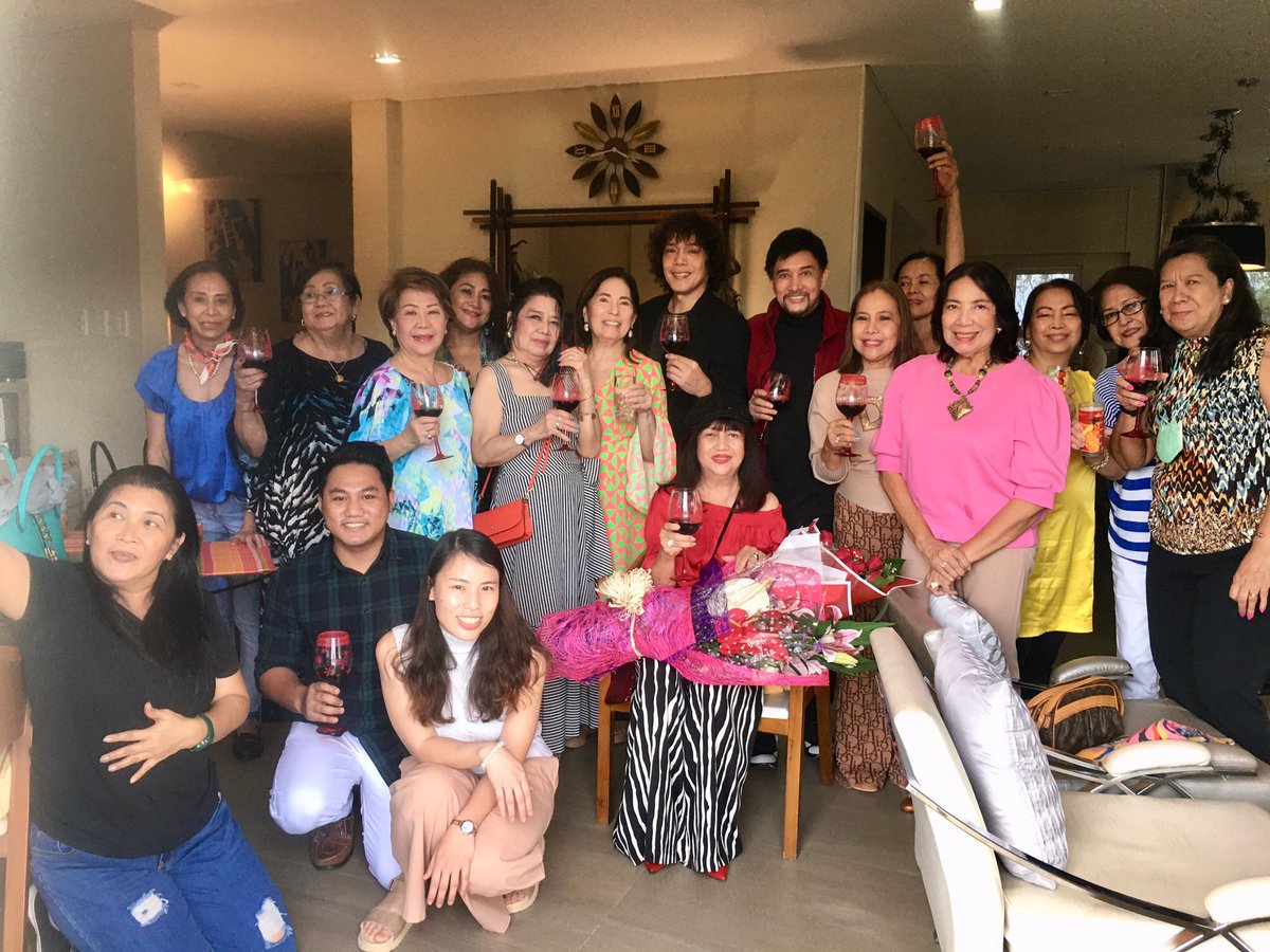 Hilltop Mansion Event
4 pm cocktails before dinner concert. 
PHOTO: (not in order)
Leah Miranda,  Myrna Salisi Cynthia Escalona, Ana Derecho, Pearl Gonsalves, Leonida Bayani Ortiz, Jonathan Badon,Ernie Garcia, Arlene Jacobo, Marilyn Altarejos, May Arroyo, Ms. Sandra Cox https://t.co/8q32O6KUjv