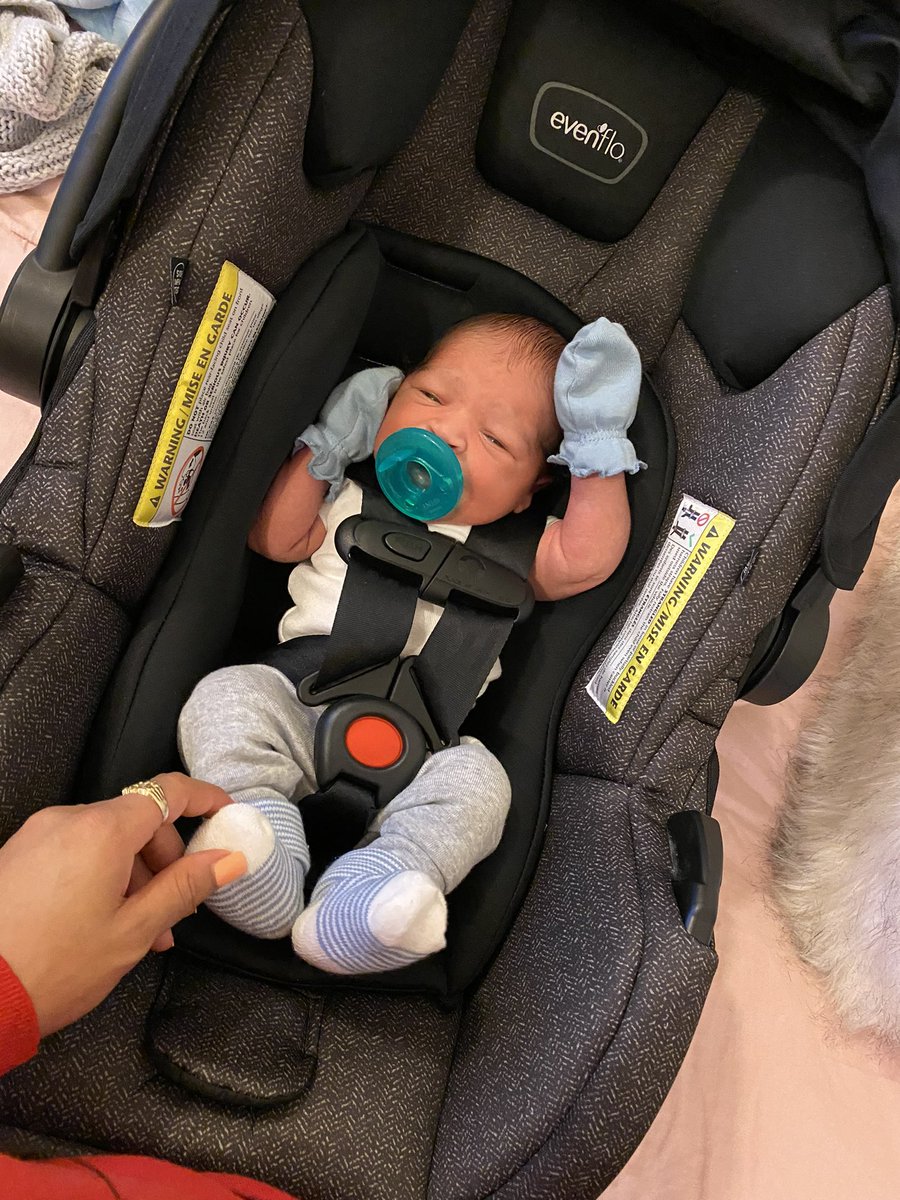 arcolaaa's tweet photo. When I became a mom I took this shit and ran with it I knew NOTHING about being a mom but I’m doing my damn thing TO THE NECK with all my support I can get I love y’all I gave up everything I ever lived for. I love being your mommy 💙😊 most importantly I love my SON #almost2 https://t.co/ql4Lg9QZ8C