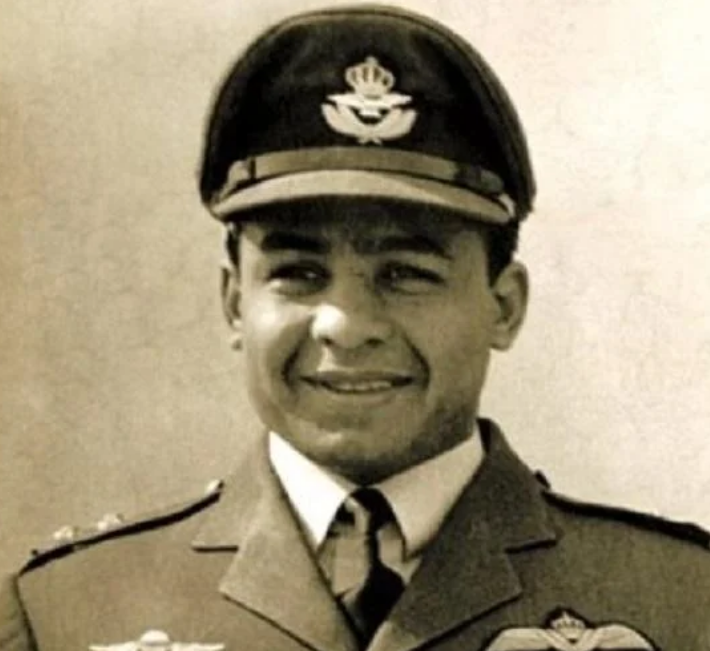 يصادف اليوم الأحد، ذكرى استشهاد الطيار الأردني البطل موفق السلطي، والذي استشهد في معركة السموع يوم 13 تشرين الثاني عام 1966.
#الاردن #رفاق_السلاح