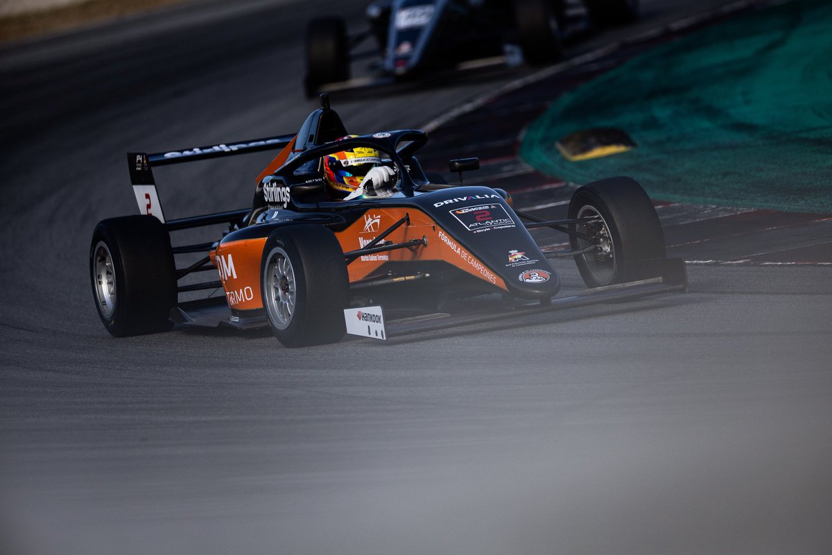 Good morning, Barcelona! 😍 It's the final <a href="/F4Spain/">F4 Spanish Championship</a> race day of the season.. Full send time! 📩 ¡Un último empujón! #F4Spain #CETDM