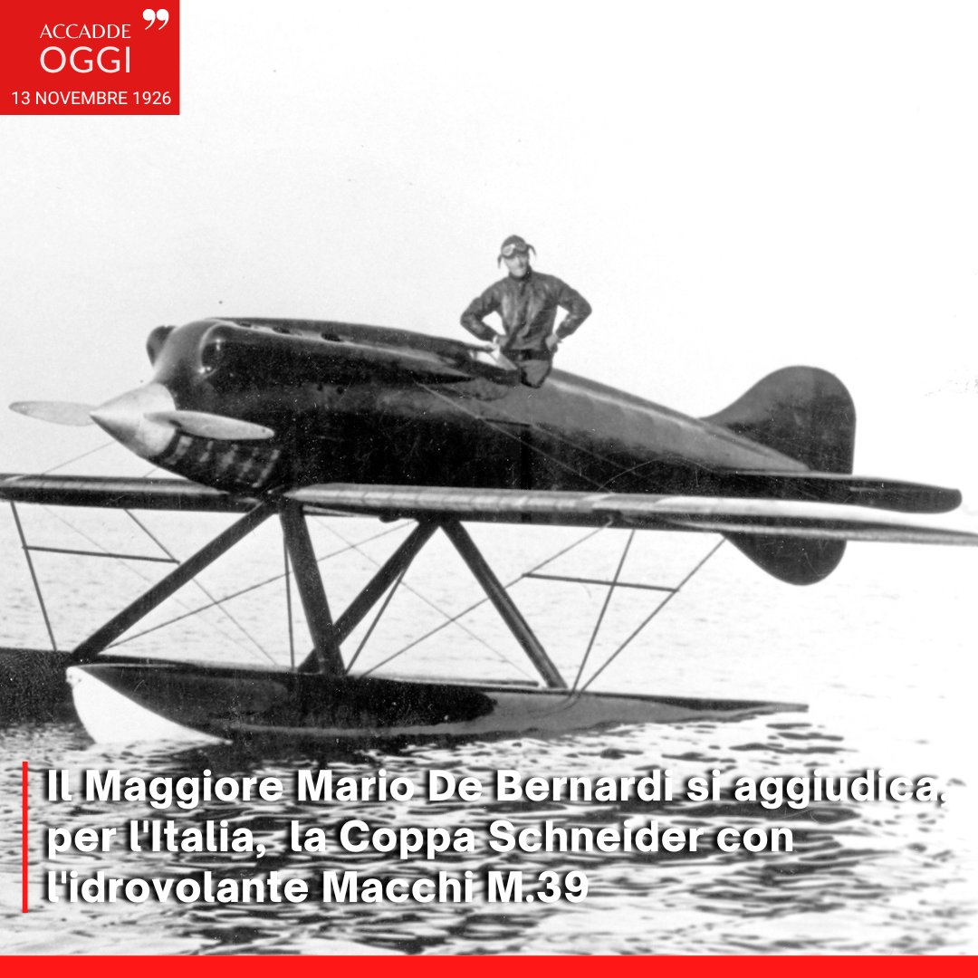 #AccaddeOggi ⏳
Il 13 novembre 1926, a Norfolk 🇺🇸, il Maggiore Mario De Bernardi si aggiudicò, per l'Italia, la prestigiosa Coppa Schneider tagliando il traguardo alla velocità media di 396 km/h a bordo dell'idrovolante Macchi M.39.
Verso #AeronauticaMilitare100 #lanostrastoria