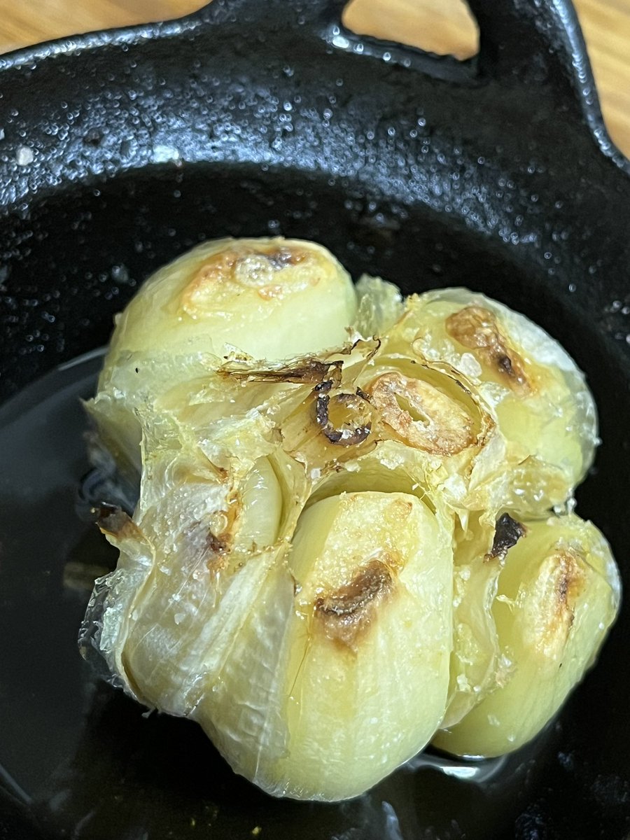 msno1983's tweet photo. 焼きニンニクうまい🧄
#釜浅商店
#南部寄せ鍋
#ニンニク料理
#garlicfire
#男子ごはん https://t.co/JyyMS1fXPy
