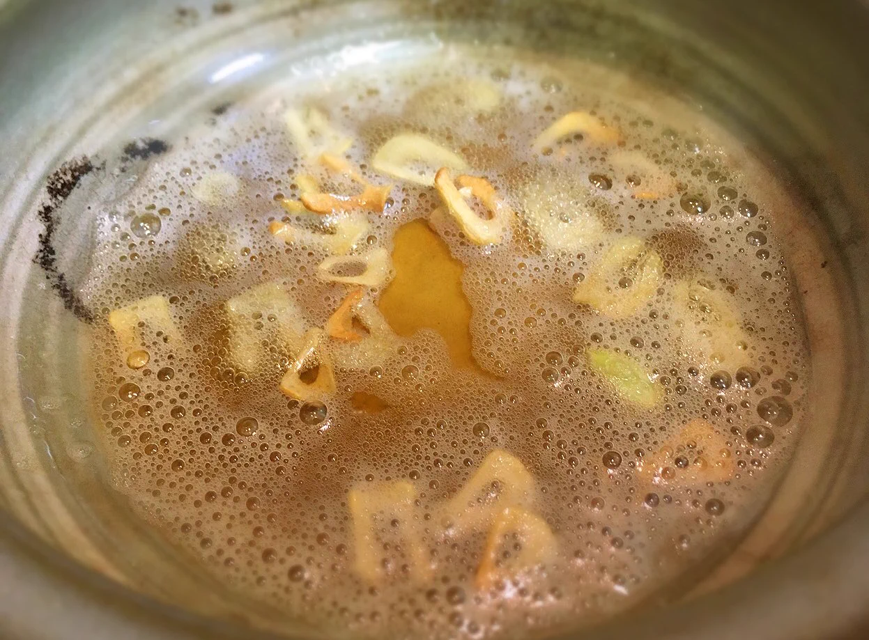 一滴も水を使わない！旨味が詰まった「無水油鍋」。