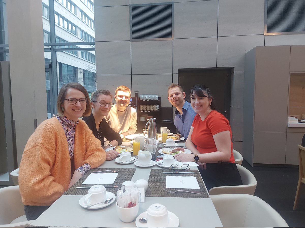 InterpreterOtt's tweet photo. #aiicRV2022 #fullenglish @NadjaSchmidtInt  @MariusBraun @Dolm_in_NRW und Thilo Hatscher https://t.co/QQOs7jU0mS