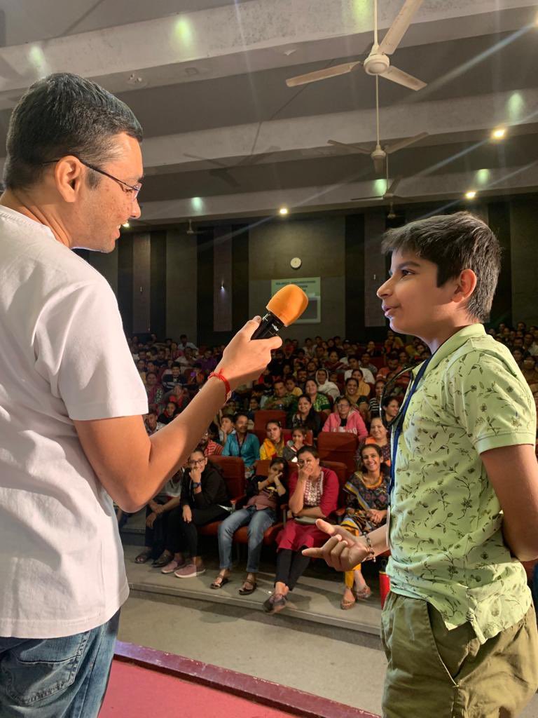 Jazzsethi95's tweet photo. Starting our World Diabetes Day celebrations with an amazing event in Rajkot (in collab with JDF Rajkot) 

200 Type 1 Families - celebrating, educating and advocating for this life of ups and downs! Together! 💙

In @diabesties1 style! #WDD2022 https://t.co/50hkYPufAu