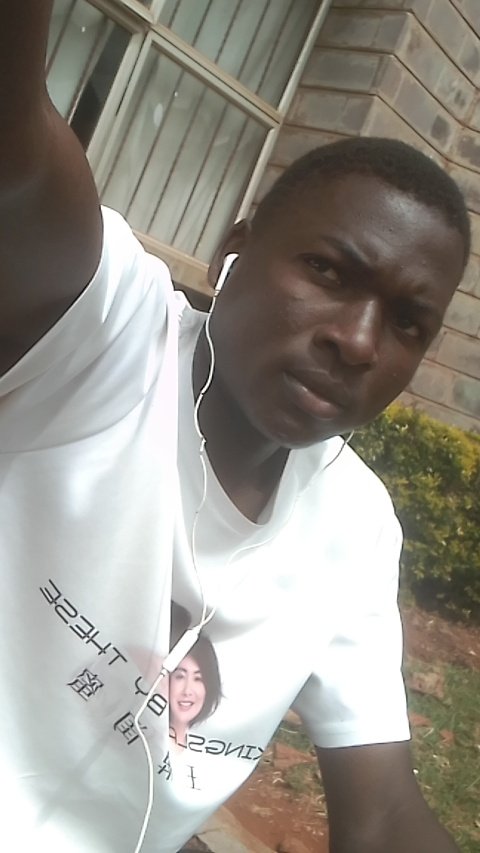 Mumeona video ya huyu mkenya ama ni connection huna🤣🤣