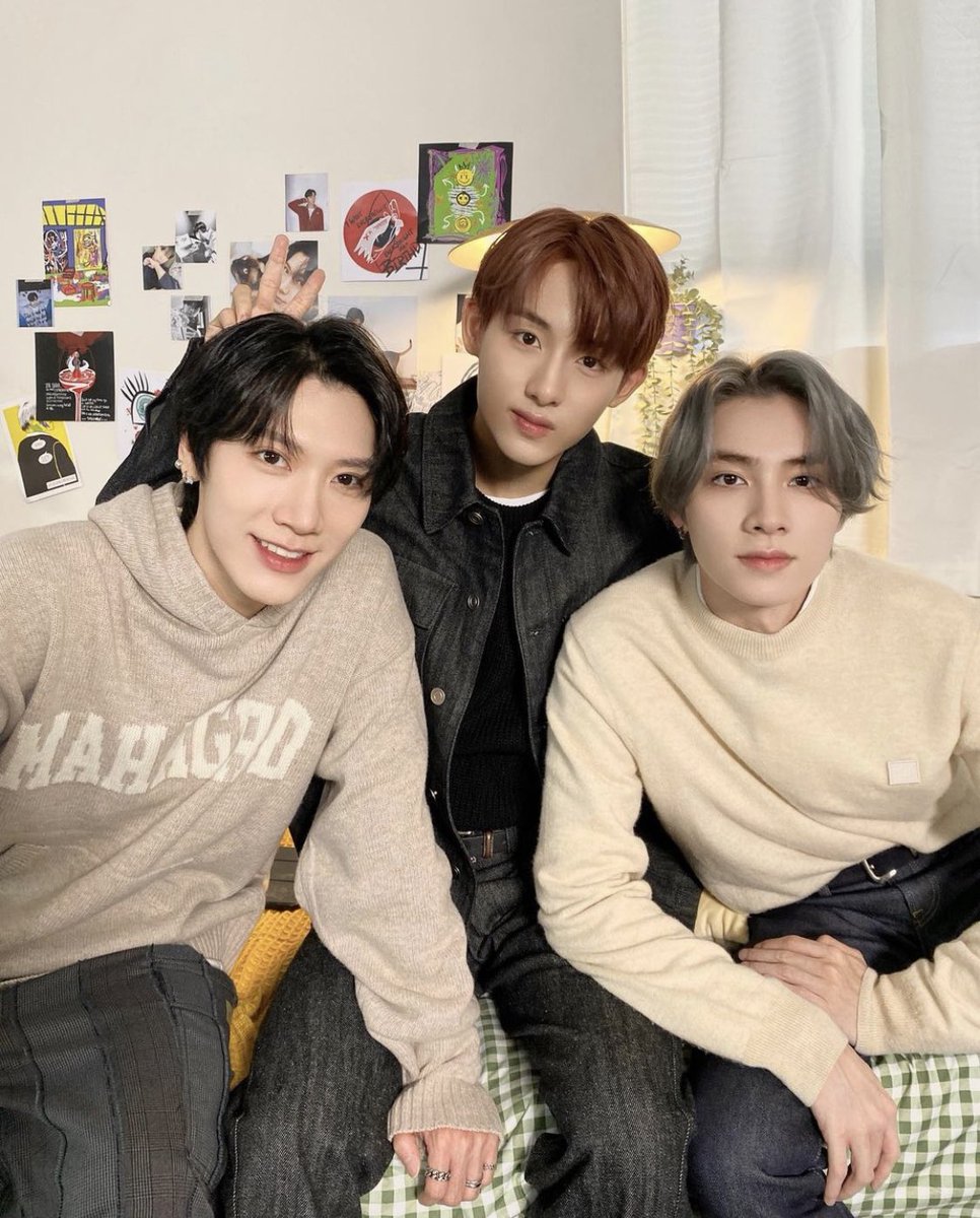 WayVLand_TH's tweet photo. [INFO] wayvofficial IG Update 20221113

😎หล่อแล้วไปกันต่อ💚

like ♡ comment ♡ share 

📍 https://t.co/17d5OUmeAo

#WayV #WeiShenV #威神V #威神大学 #WayVCollege #WayVDorm #LoveChoices #威神宿舍的故事 #恋爱的选择 ꕥ https://t.co/AgV9kGVL6l