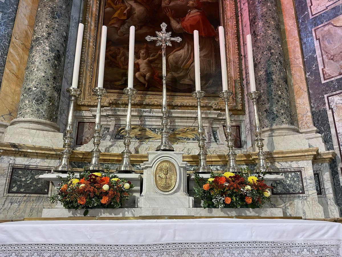 Eucharistieviering zometeen op NPO 2 om 10.00 uur live vanuit de Friezenkerk in Rome. De voorbereidingen zijn in volle gang.