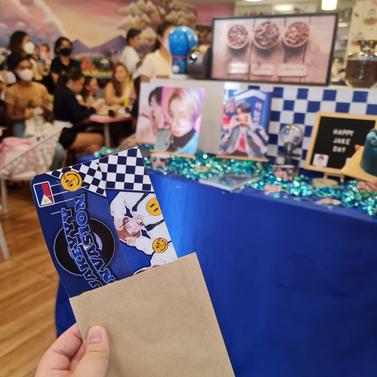 heestheone_'s tweet photo. next time maytag makastay kos event di anang kit and run π© pero thank you so much @enhypencebuph π i'm sure the engenes there are having sm fun!
wishing you an advanced happy birthday our JAKEY! #jake #JAKEYYYINVASION @ENHYPEN_members @ENHYPEN https://t.co/EJGp8pYkio