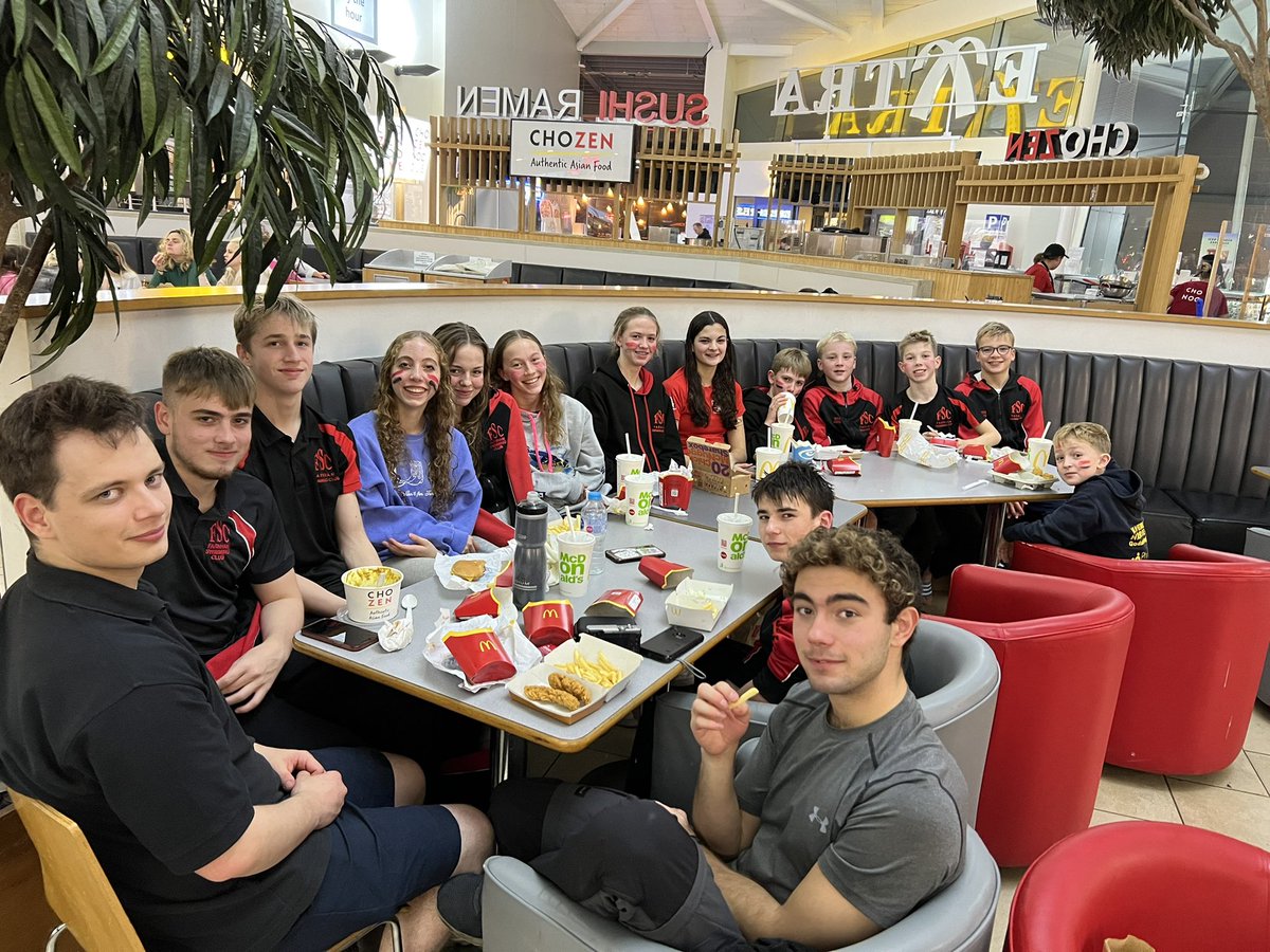 Phenomenal work by our swimmers tonight at Wycombe! Great swims, birthday celebrations and a Maccy D’s on the way home = Top night! Thank you to <a href="/Wycombe_Swim/">Wycombe Swimming</a> for hosting. <a href="/Natswimleague/">National Arena Swimming League</a> <a href="/Propulsion_Swim/">Propulsion Swimming</a>