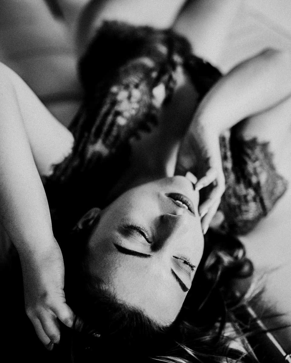 gettingsensual's tweet photo. × GINA
.
#boudoir #sensual #gettingsensual https://t.co/P1fJIQanoU