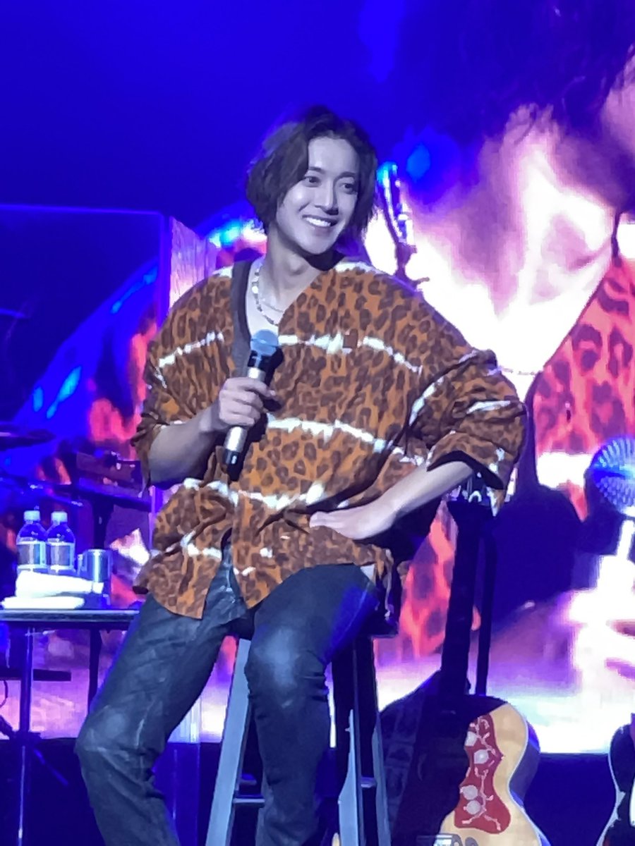 EtherealTY95's tweet photo. I just met my 첫사랑 after 10 years 🥹💚 @TheJourney_1302 
고마워 김현중오빠 💚
#KimHyunJoongUSATour 
#KimHyunJoongLA https://t.co/JfYlyQvnuM