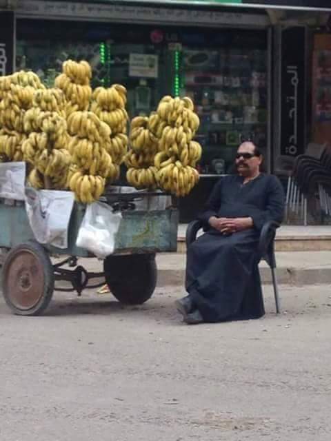 الحب ❤ هو 
شخص ما يراقبك في صمت😂😂👇