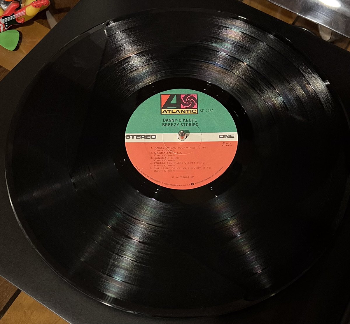 Puckarama's tweet photo. On the #Turntable - #DannyOkeefe “Breezy Stories”
Gotta be up in a few hours so closing out with this. It’s never really hit with me. The playing is outstanding with #DrJohn #DonnyHathaway #DavidBromberg & #SweetInspirations backing up.
#VinylRecords #RecordCollection https://t.co/aP16mLxG7c