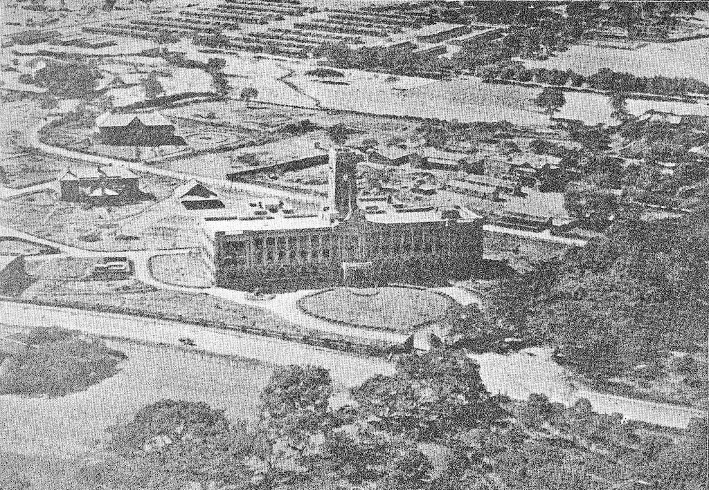 Name of This Indian City ?

Photo Is of 1928 

Hint - IT Hub , Automobile Hub But Still No Proper Airport