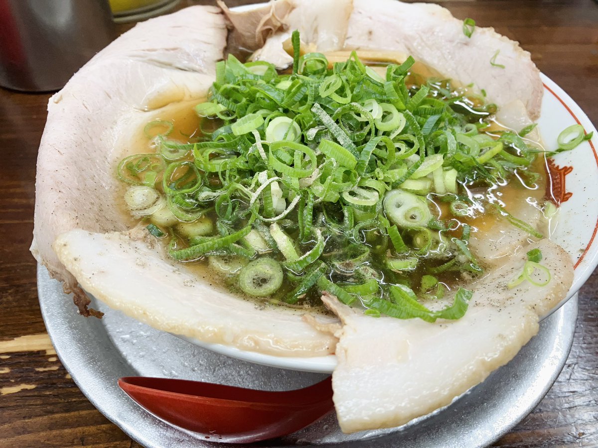 leftydandy's tweet photo. 何杯売るんだろう！老舗の「神戸ラーメン第一旭 三宮本店」
 https://t.co/HidSziqZet
 #神戸ラーメン  #第一旭  #神戸  #食べ歩き  #ラーメン https://t.co/tXdGAUZ04i