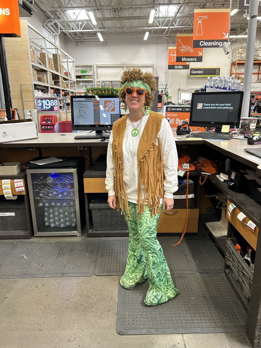 Late post, oops! Congratulations to our costume contest winners, Michelle and Mike! 🧡 #Halloween2022