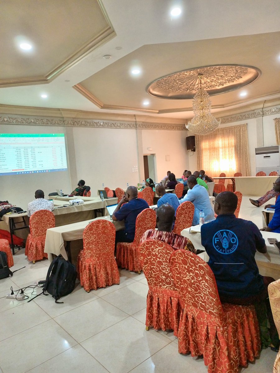 AssadBori's tweet photo. Fin des travaux du Comité National d'Analyse de #SecuriteAlimentaire et nutritionnelle du Burkina Faso 🇧🇫 pour la session de Novembre 2022 du #CadreHarmonisé avec @AgrhymetInfos & @FAOBurkinaFaso
🇧🇫 51 unités administratives analysées
🇧🇫Près d'une centaine d'analystes
#RIMATEAM https://t.co/3UEob21ITf