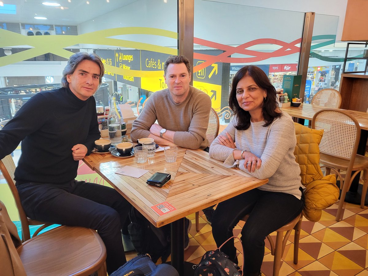 pritiparikh73's tweet photo. UCL #COP27 week 2 team all geared up and ready to fly. With Prof Mark Maslin and Prof Richard Taylor
#UCLGenerationOne https://t.co/zpRyQP5Pvf