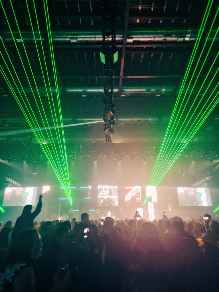 Rob_Murray92's tweet photo. Sir Lenny Henry, Kimberly Wyatt, Boyzlife and Clean Bandit performing to 1,600 people - @TCworldwide sure knows how to put on a gala dinner #TCConf22 https://t.co/jqrGl7Sgcx