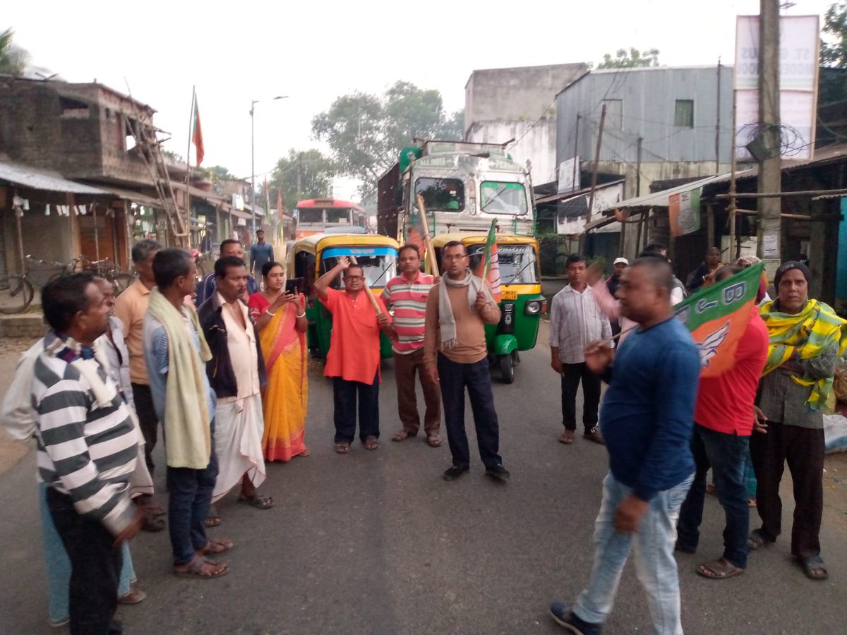 66_bjp's tweet photo. Not only Akhil Giri but also Mamata Banerjee has repeatedly insulted the tribals.  The violent faces of the anti-tribal TMC leaders hiding behind the masks have come out. #SackAkhilGiri https://t.co/dD1jI0T7zG