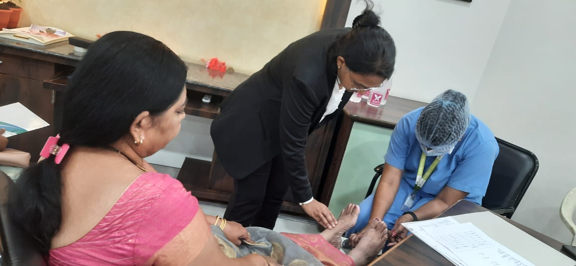 SwasthyamH's tweet photo. On November 12, 2022, Swasthyam Superspeciality Hospital held a free medical checkup camp at Dr. Ambedkar College in Nagpur to raise awareness about diabetic foot problems. Our specialists examined more than 80 participants.#swasthyamhospital #medicalcamp #health #checkup #nagpur https://t.co/VViQSi6Su9