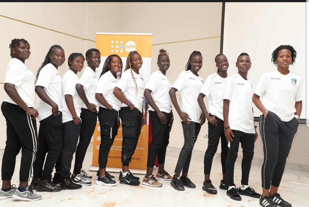 Appreciate our models! Yes the girls football team models of #SouthSudan, the Bright Starlets ⚽️ 💃👏

<a href="/UNFPA/">UNFPA</a> 🇸🇸 supports them strengthen their ability to advance girls/human rights, end child marriage, promote menstrual health, education, &amp; change cultural norms around girls.