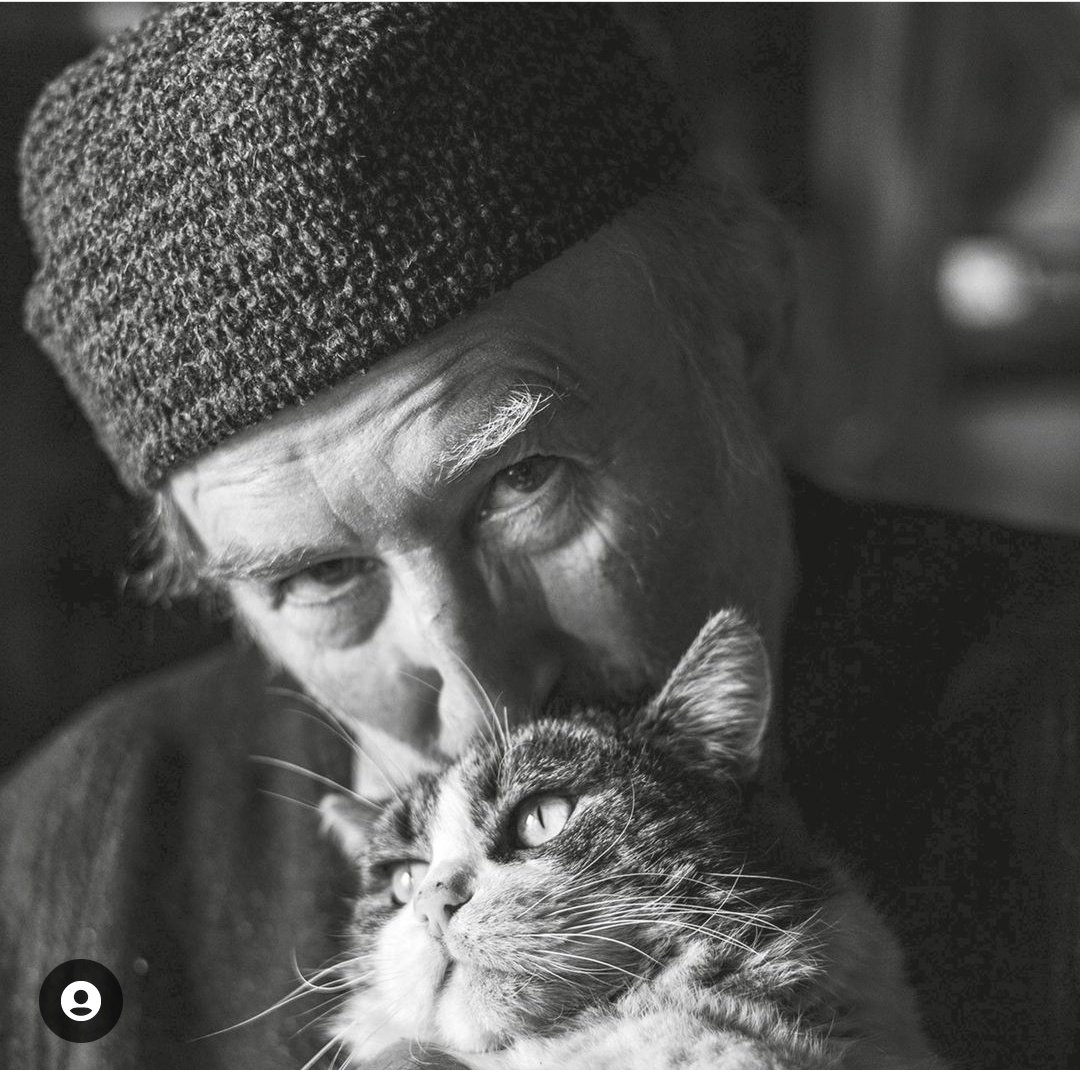 NovaCharta's tweet photo. "Dio ha dato ai folli il mondo con il compito di confondere i sapienti". Quest'anno si celebrano i 40 anni della casa editrice #pulcinoelefante di Alberto Casiraghy. L'articolo su #charta179 https://t.co/gUsu3EyB5d