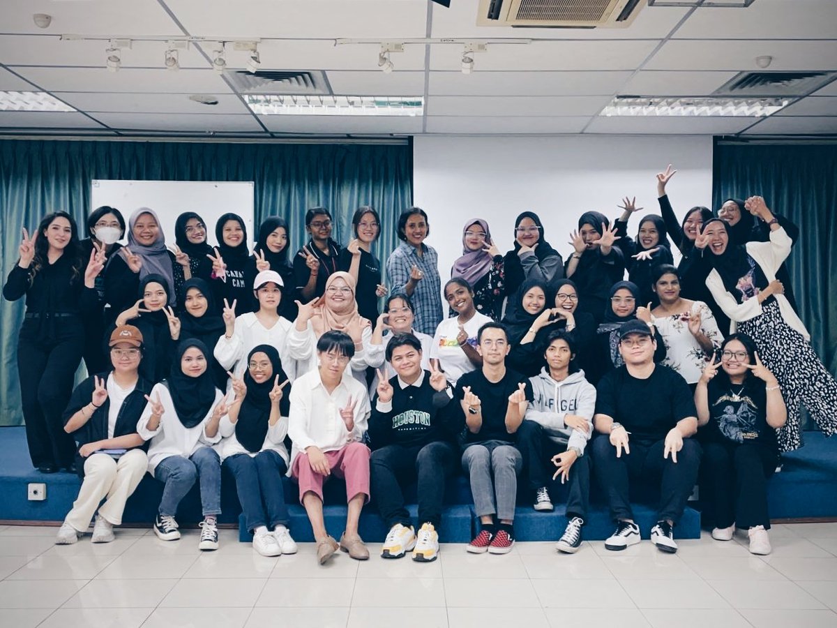 PawangPower's tweet photo. •
Ladies & Gentlemen, we now introduce you to all crew of "Pawang Power" production! 👻💜
Swipe left!😉
•
#PAWANGPOWER | #TGATG
#BBL4401 #UPM #AUDITION #THEATRE #STAGEPLAY https://t.co/3z4eUmbfWk