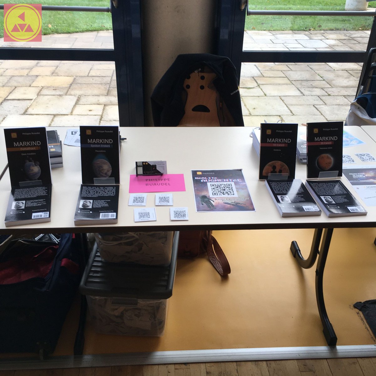 MarkindLaSaga's tweet photo. Bien installé pour accueillir le public au #SalonduLivre de Saint-Aubin-sur-Scie et leur faire découvrir l’univers des #romans de la saga #Markind
#ScienceFiction #PlanetOpera https://t.co/ZSXKH7eHSE