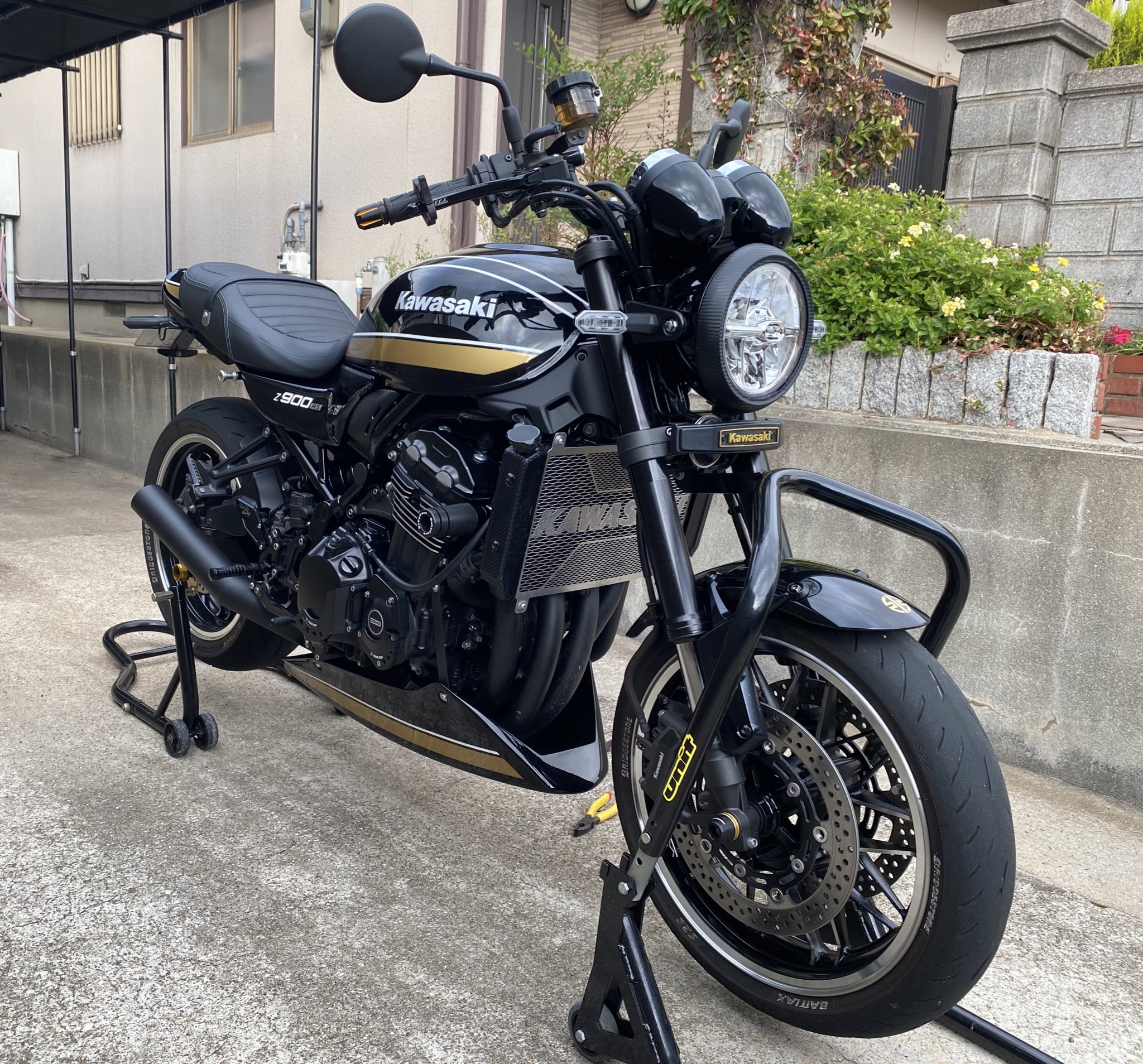 おひとつのみ！ Z900RS アンダーカウル 新品 グロスブラック 社外品 おひとつのみ！ Z900RS アンダーカウル 新品 グロスブラック