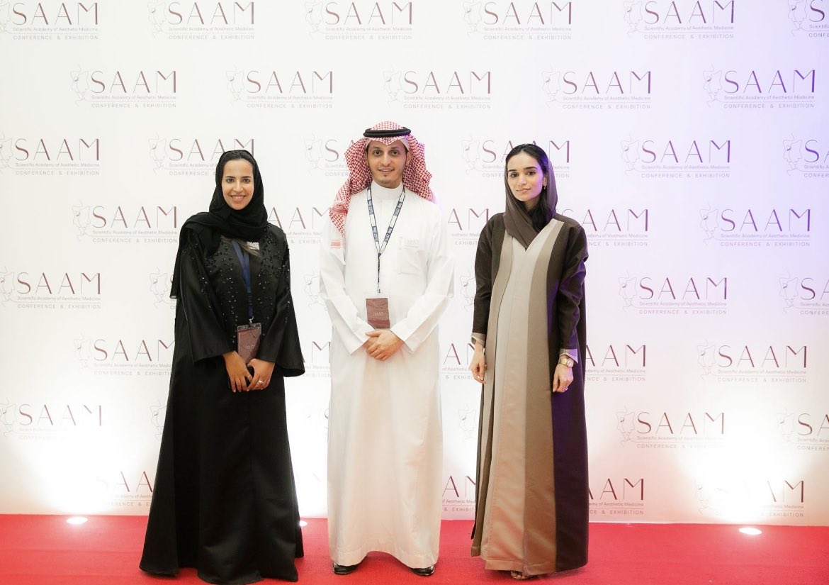 Dr_lamaAltawil's tweet photo. اختتم بالأمس مؤتمر الأكاديمية العلمية للطب التجميلي الأول ، والذي تألق بأحدث معلومات الطب التجميلي والليزر 

سعدت بكوني عضو اللجنة المنظمة لهذا الحدث الرائع المثري والأكبر في المنطقه والعمل مع أساتذتي وزملائي. 

#الطب_التجميلي
#SAAM_2022 https://t.co/Un3ohXdiF4