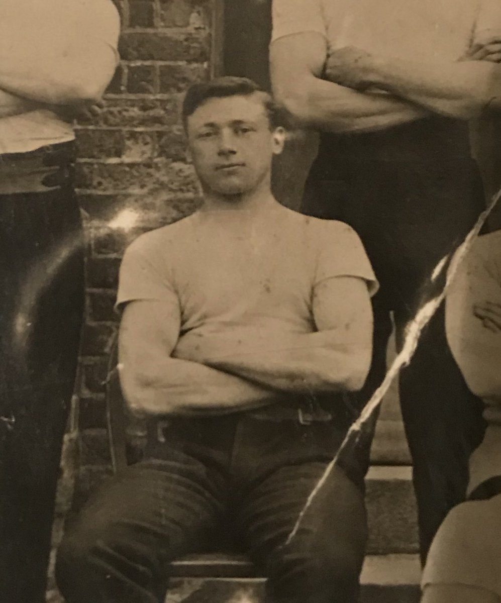 10667 Private S.S. Smith, 2nd Welch Regiment, April 1914.
#lestweforget2022 #RemembranceDay 
#RemembranceSunday