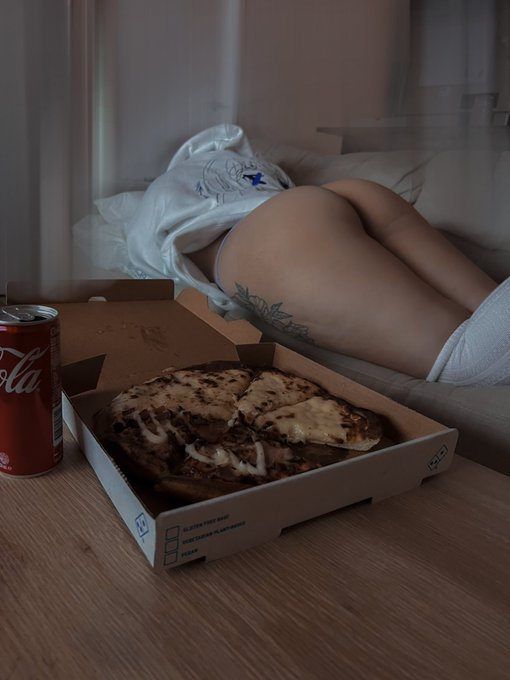 Pizza and ass? What more could you ask for..   https://t.co/JMh1AdVZLR  #fansonly #onlyfans #sexy #model<a href="/tag/lingerie"class="tags"><span>#lingerie</span></a><a href="/tag/model"class="tags"><span>#model</span></a><a href="/tag/follow"class="tags"><span>#follow</span></a><a href="/tag/girl"class="tags"><span>#girl</span></a><a href="/tag/sexy"class="tags"><span>#sexy</span></a><a href="/tag/linkinbio"class="tags"><span>#linkinbio</span></a>